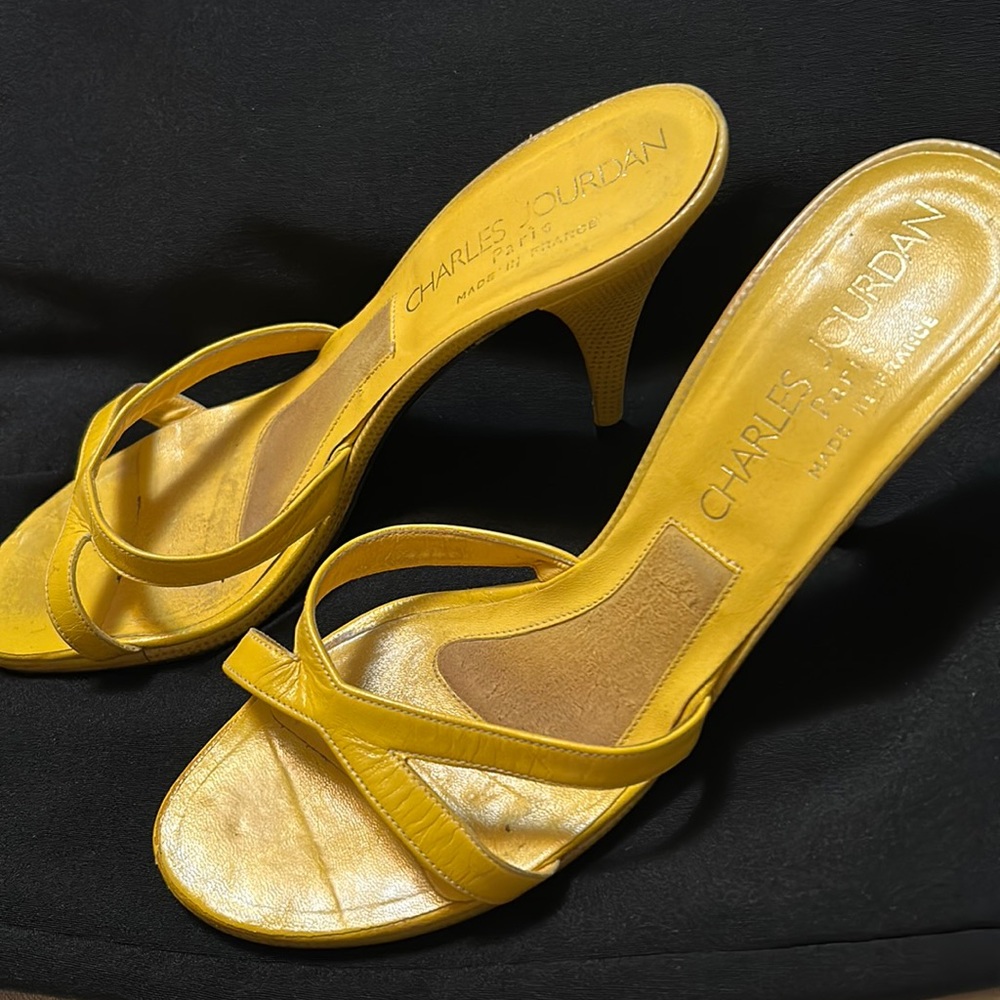 Charles Jourdan Paris yellow shoe size 6